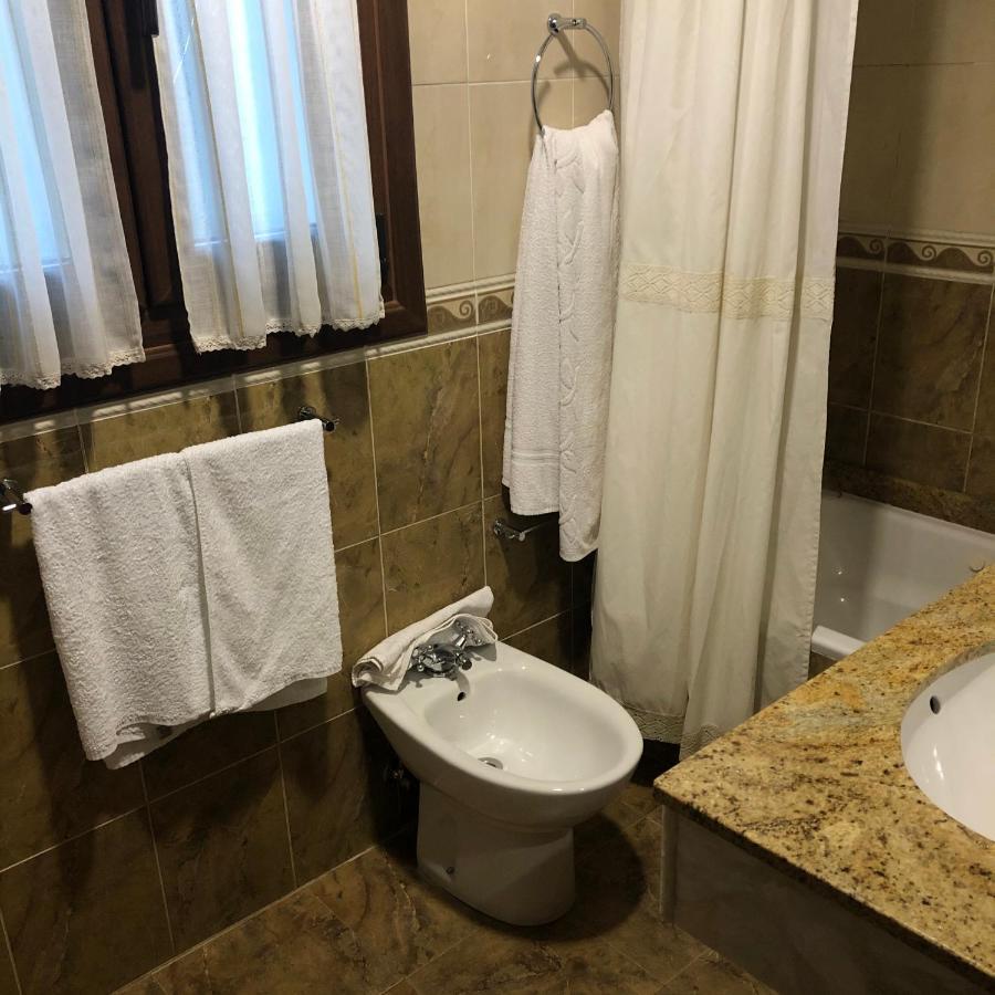 Hotel Restaurante La Carasca Orlé エクステリア 写真
