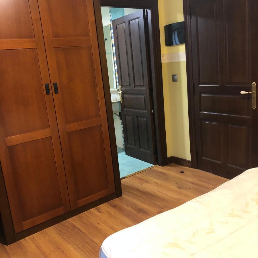 Hotel Restaurante La Carasca Orlé エクステリア 写真